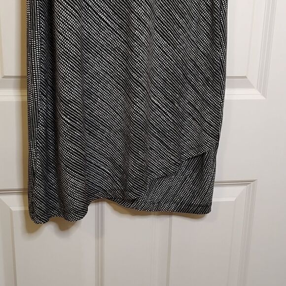 Athleta La Palma Dress Tulip Edge Hem Black White UPF 50+ Size M - Picture 2 of 8